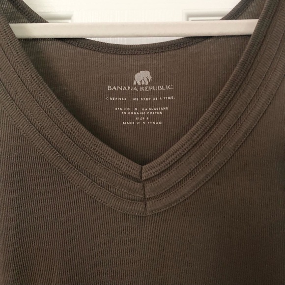 Banana Republic Rib V-Neck Soft Tank Top Cami - Picture 12 of 16